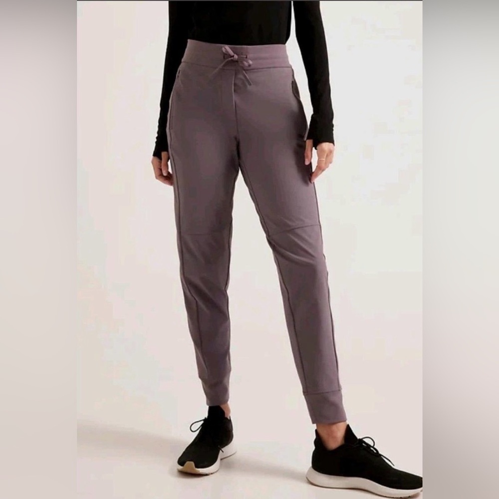 Athleta Headlands Hybrid Trek Midrise Jogger Sz 14P